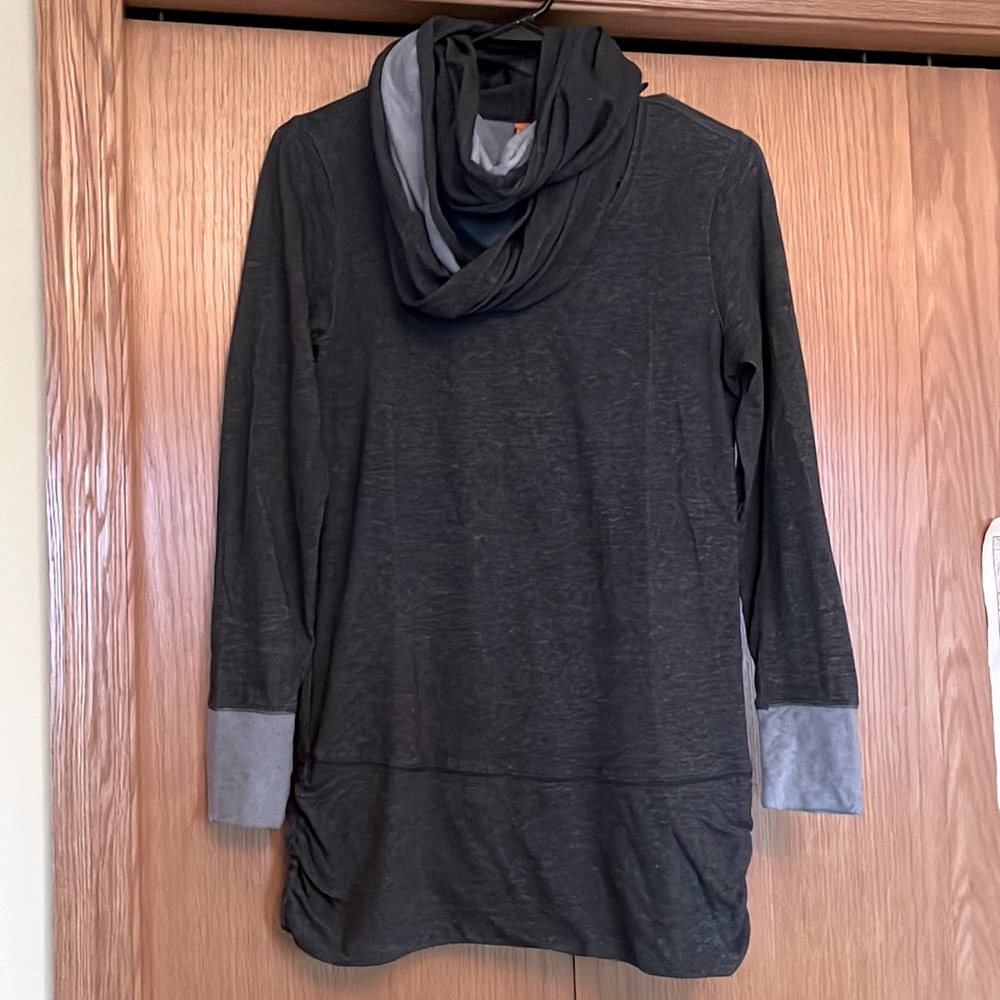 Lucy yoga tunic with scarf
